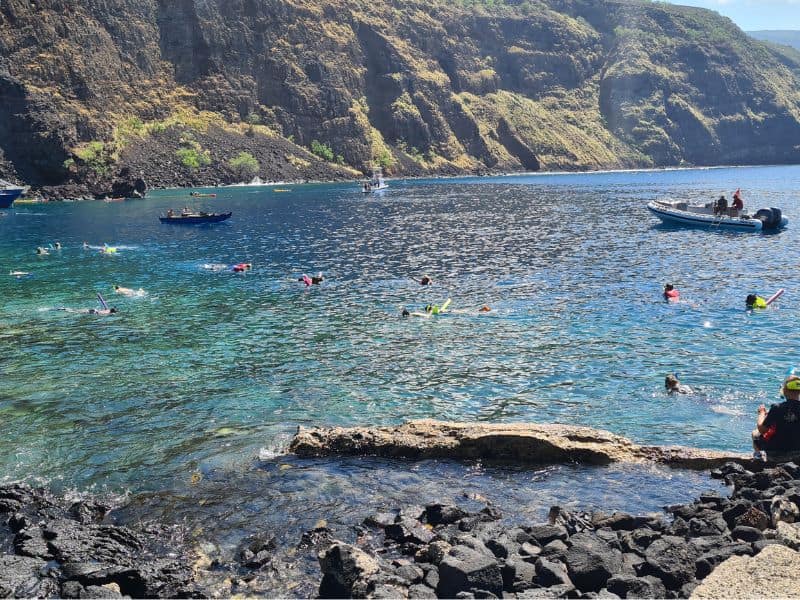 Hawaii has some of the best snorkelling for kids. This bay is a popular destination on Big Island.