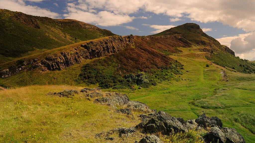 An iconic hill walk in the capital city of Scotland.